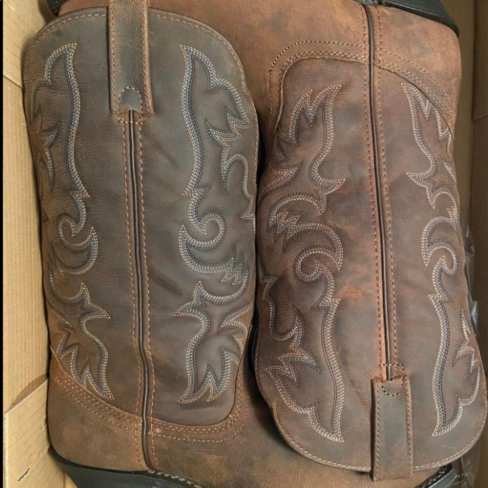 Womens size 10 wide calf Laredo boots